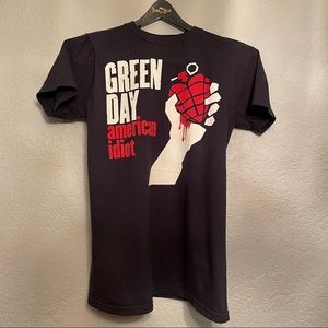 2005 Green Day American Idiot Women’s T-shirt Size Small Black Bay Island EUC!
